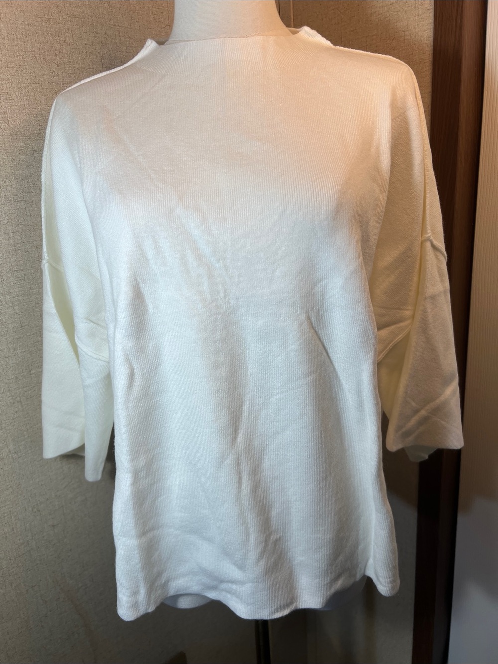Women’s Crewneck Sweater - White